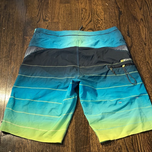 Billabong Boardshorts - Picture 2 of 3